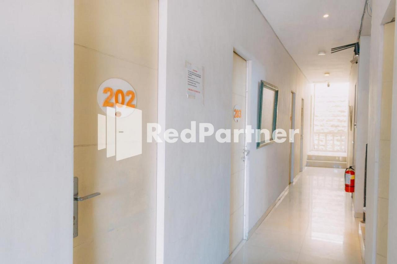 We Stay Residence Redpartner Surabaja Zewnętrze zdjęcie