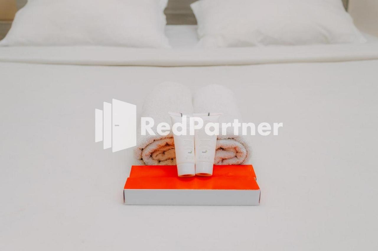 We Stay Residence Redpartner Surabaja Zewnętrze zdjęcie